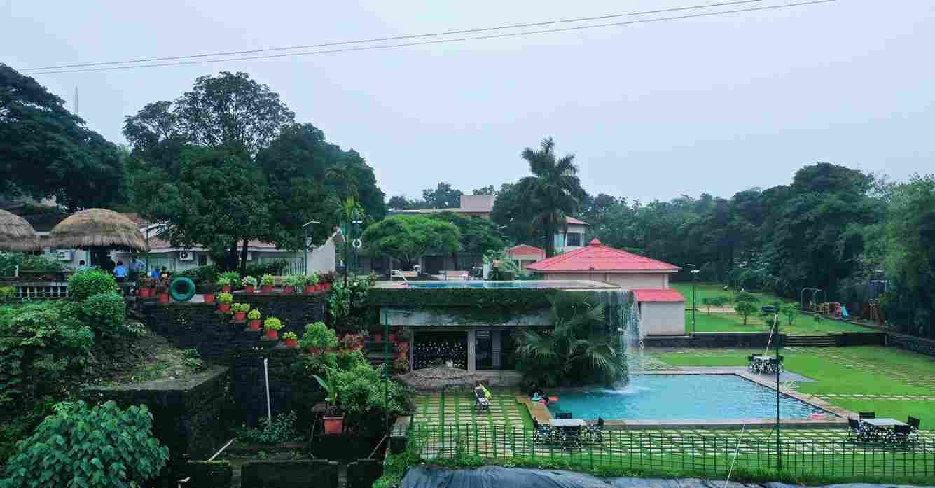 pool with waterfall